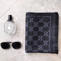 شال قوتشي للتوصيل الفوري مع الملحقات