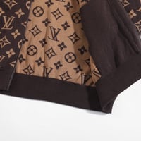 سويتر لويس فيتون بسحاب للتوصيل الفوري ماستر