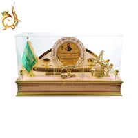 درع سيف فاخر مجسم زخرفي مميز داخل صندوق عرض زجاجي-...