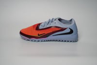 جزمة كرة قدم Nike