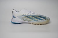 جزمة كرة قدم adidas