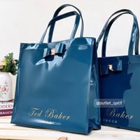 تيد بيكر كبير طولي