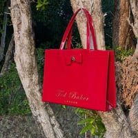 تيد بيكر كبير عرضي