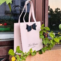 تيد بيكر حجم صغير