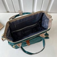 شنطة مواليد كبيرة