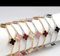 اسوارة مطلية بذهب تصميم فان كليف