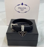 سوارة برادا جلد اسود