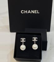 حلق شانيل لؤلؤ