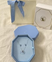 قلادة ميلينا ازرق سوارفسكي + هدية اقراط