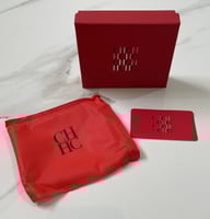 محفظة كارولينا هيريرا