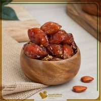 تمر خلاص القصيم 5 نجوم باللوز مجروش نصف كيلو - مكن...