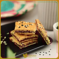 بسكويت الكليجا بحبة البركة والسمسم