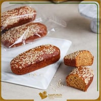 كيك عقيلي بالزعفران والسمسم