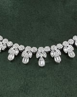 طقم زركون فاخر مزدان بلمعة الألماس للمناسبات