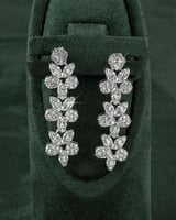 وردة الياسمين -طقم نسائي فضي مزدان بالزركون 5 قطع...