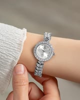 ساعة يد نسائية مرصعة بالزركون