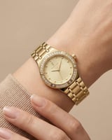 ساعة يد نسائية من خاتون تصميم ذهبي لعاشقات الفخامة