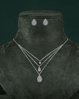 طقم شوكر سلسال مع حلق مزين بالزركون تصميم فضي