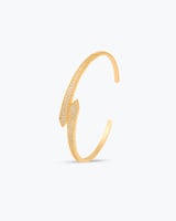 طقم اسوارة وخاتم مميز بالزركون بتصميم ذهبي