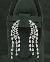 طقم اكسسوار فاخر بتصميم الوشاح مرصع بفصوص الزركون