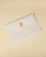 كرت اهداء للأم مع طباعة عبارة الاهداء مجاناً