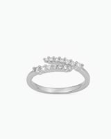 خاتم نسائي ناعم تصميم فضي بلمعة الألماس