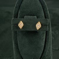 سلسال شوكر مع حلق بديل الذهب بتصميم مثلثي مرصع الز...