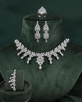 طقم مجوهرات زركون بلمعة الألماس الجذابة