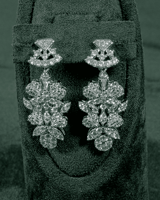 طقم زركون فضي بتصميم الورد الجوري وبلمعة الألماس ل...