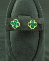 طقم مجوهرات بتصميم عالمي وردة خضراء صغيرة