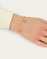 اسوارة يد من خاتون تصميم ذهبي ناعم مزين بحجر الزرك...