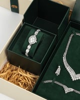 طقم مجوهرات بلمعة الألماس مع ساعة نسائية راقية