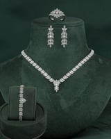 طقم مجوهرات أنيق من الزركون الفضي