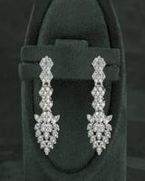 طقم زركون فضي فاخر للمناسبات بلمعة الألماس