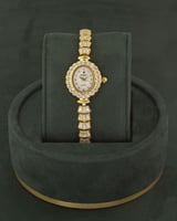 تشكيلة ذهبية مكون من طقم فاخر مع ساعة راقية للإهدا...