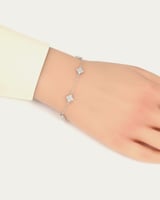 إسوارة الفلور الفضية المرصعة بالزركون