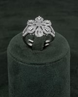 طقم مجوهرات فاخر بلمعة الألماس للمناسبات