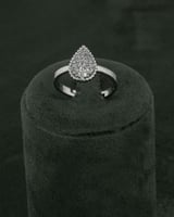 طقم شوكر من الزركون الفضي لإطلالة ناعمة وواعدة