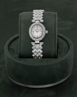 طقم فاخر مع ساعة أنيقة ,هدية تليق بالمناسبات الممي...