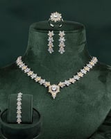 طقم مجوهرات للمناسبات بالزركون الذهبي