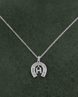 سلسال فضي بتصميم مزين بالزركون