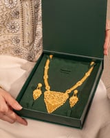 طقم مجوهرات مع 3 بناجر مطلي ذهب عيار 24 للهدايا