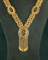 طقم مجوهرات 5 قطع بلمعة الذهب الاصفر