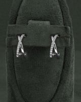 حلق نسائي فضي تصميم دائري مزدوج محلى بالزركون