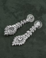 حلق فضي طويل مرصع بالزركون