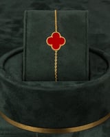 طقم مجوهرات بديل الذهب مزين بالورد الاحمر