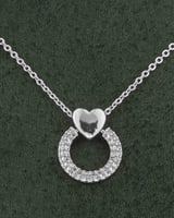 سلسال دائرة الحب الماسية بلمعة الألماس