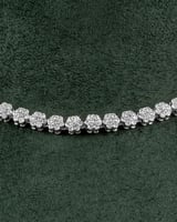 طقم فضي أنيق مرصع بالزركون مع ساعة يد مميزة