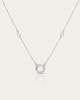 سلسال نسائي ناعم بتصميم الدوائر الماسية المتداخلة