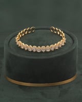 سوار وخاتم تصميم ندى الماس لون ذهبي